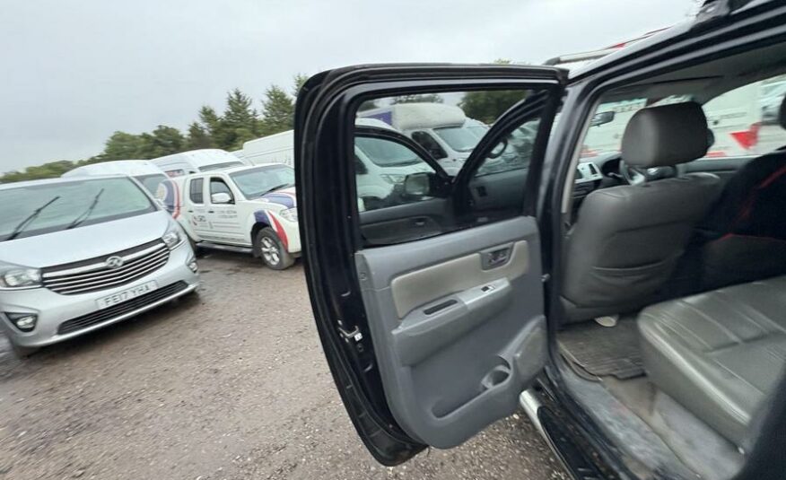 2013 Toyota Hilux HI-Luxury Invincible D-4D 4×4 Double Cab Auto – DV13SFZ