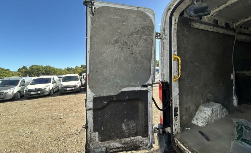 2015 Ford Transit Transit 350 – LM15YKP