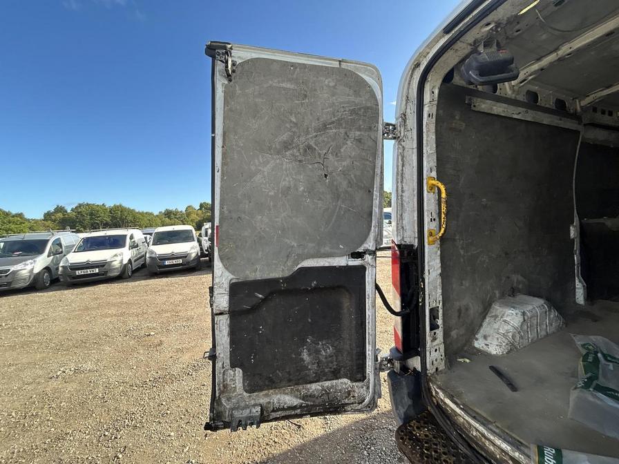 2015 Ford Transit Transit 350 – LM15YKP