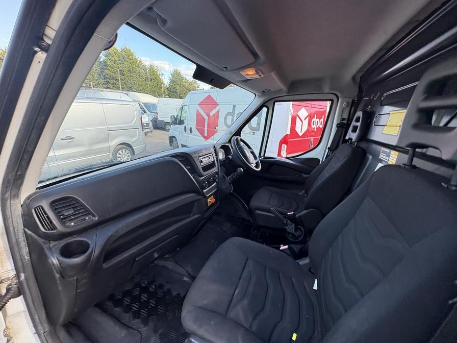 2015 Iveco Daily Daily 35S13 MWB – GM15MFU