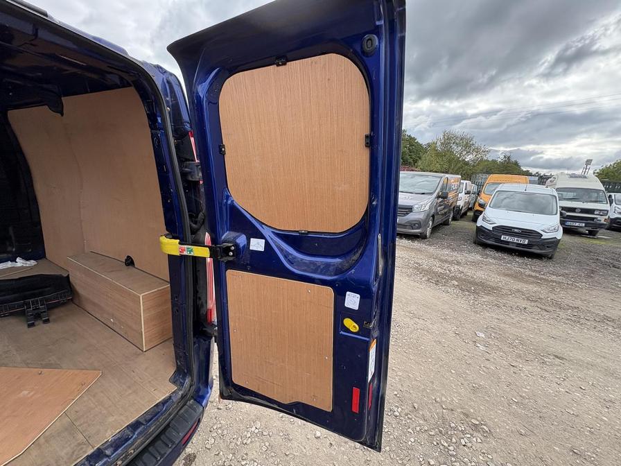 2016 Ford Transit Custom Transit Custom 270 Limited E-Tech – LM16FNT