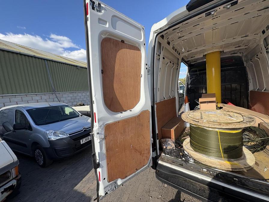 2015 Iveco Daily Daily 35S13 MWB – GM15MFU