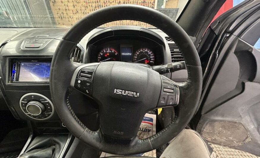 2015 Isuzu D-Max D-Max Blade Double Cab Twin T TD – GD15RWE