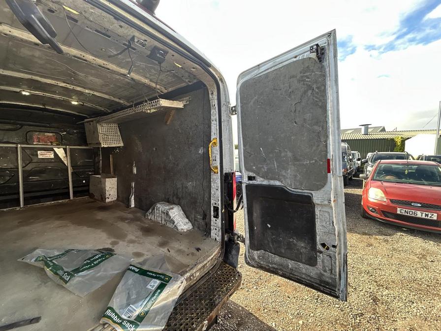 2015 Ford Transit Transit 350 – LM15YKP