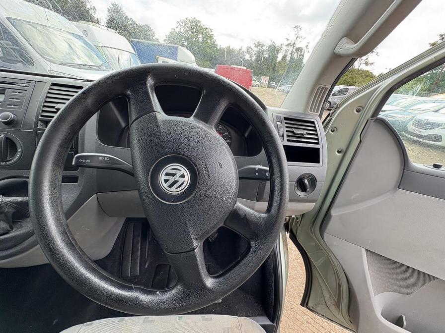 2009 Volkswagen Transporter Transporter Shuttle SE 174 LWB – WX09JHF