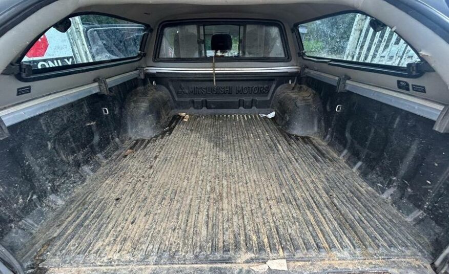 2012 Mitsubishi L200 L200 Barbarian LWB Double Cab DI-D 4×4 Auto – YX12VDF