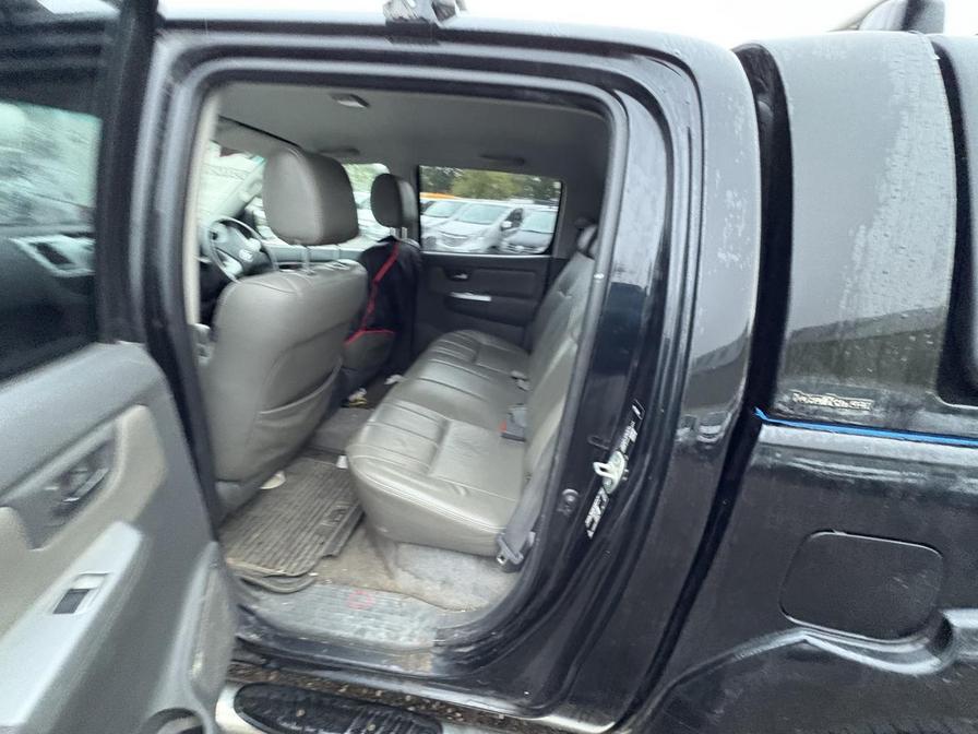 2013 Toyota Hilux HI-Luxury Invincible D-4D 4×4 Double Cab Auto – DV13SFZ