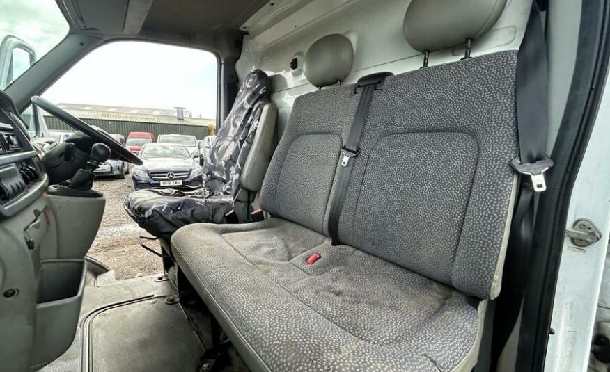 2008 Vauxhall Vivaro 2700 Sportive – LF58NYH