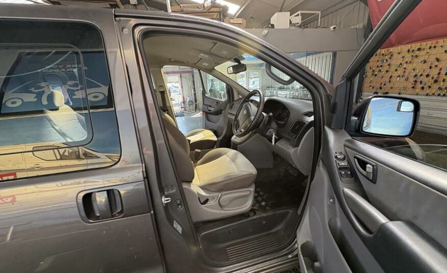 2012 Hyundai i800 i800 Style CRDi Auto – EJ12LVE