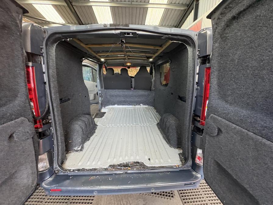 2014 Renault Trafic Trafic SL27 Sport DCI – GF14OUX