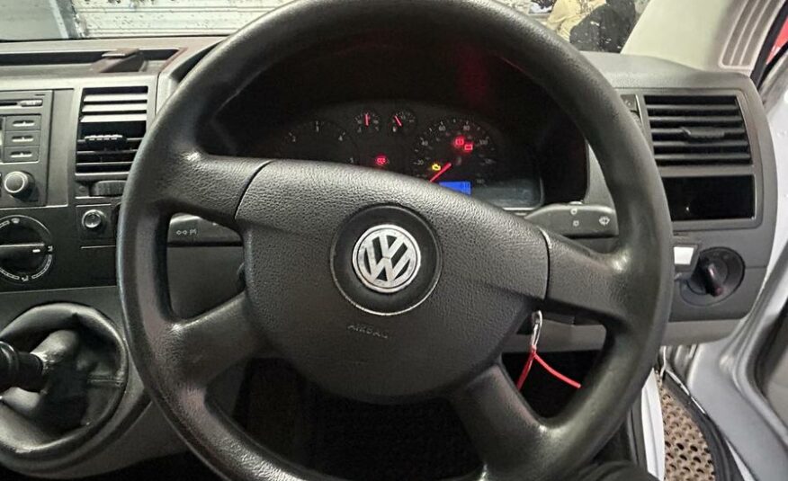 2009 Volkswagen Transporter Transporter Shuttle SE130 SWB – KX59CVL