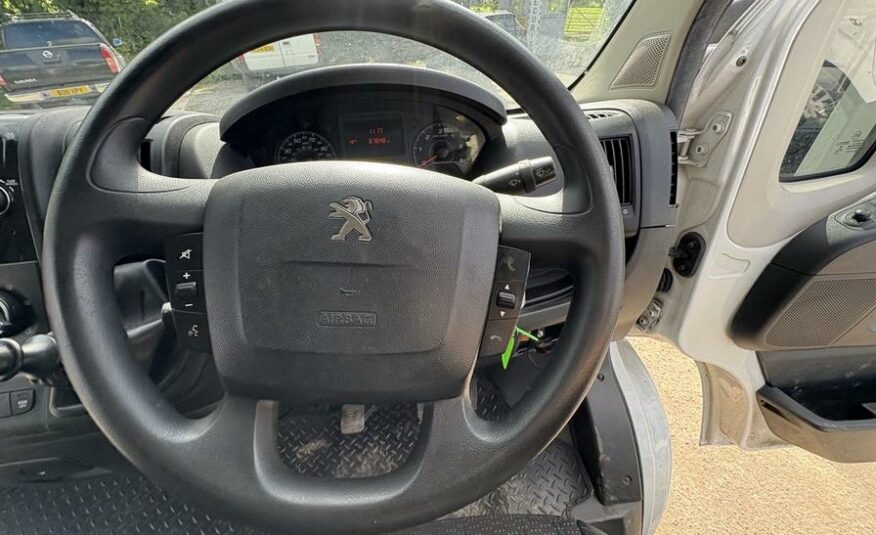 2020 Peugeot Boxer Boxer 335 Professional L2H2 Blue HDi – MT70RBY