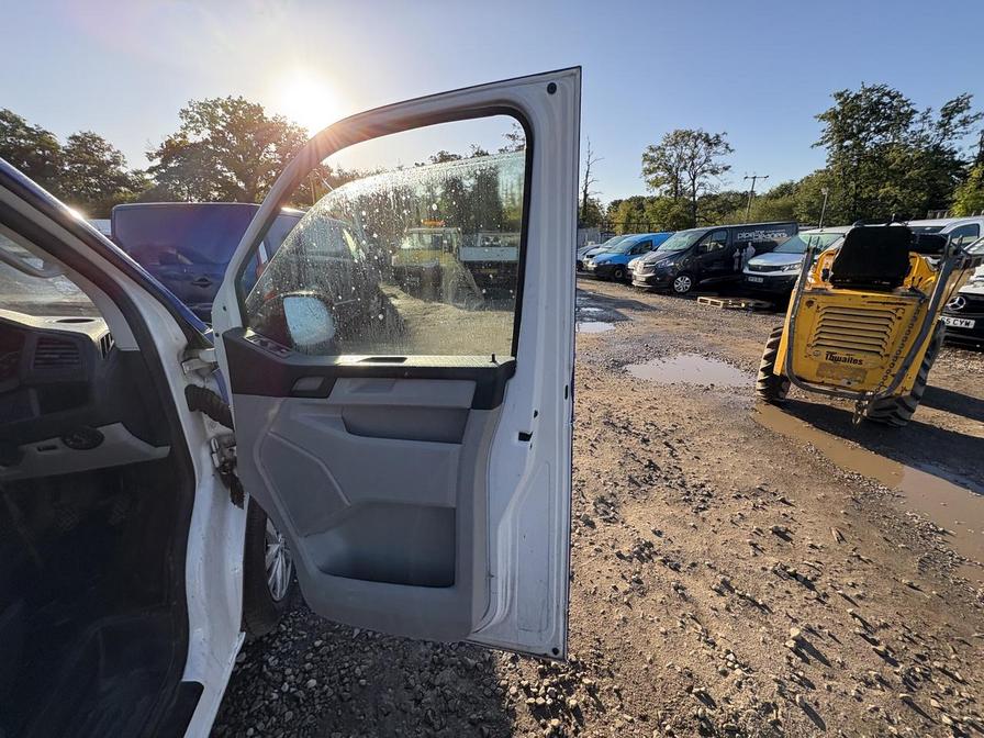 2019 Volkswagen Transporter Transporter T28 Highline TDI BlueMotion Technology – DE19VRY