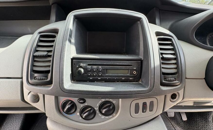 2011 Vauxhall Vivaro Vivaro  2700 CDTI SWB – YS60OHX