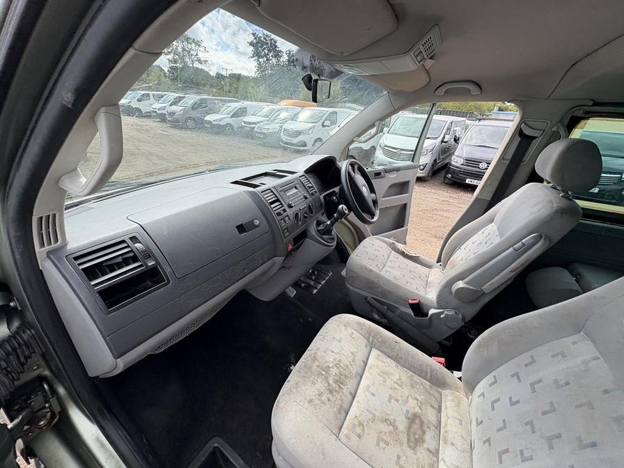 2009 Volkswagen Transporter Transporter Shuttle SE 174 LWB – WX09JHF