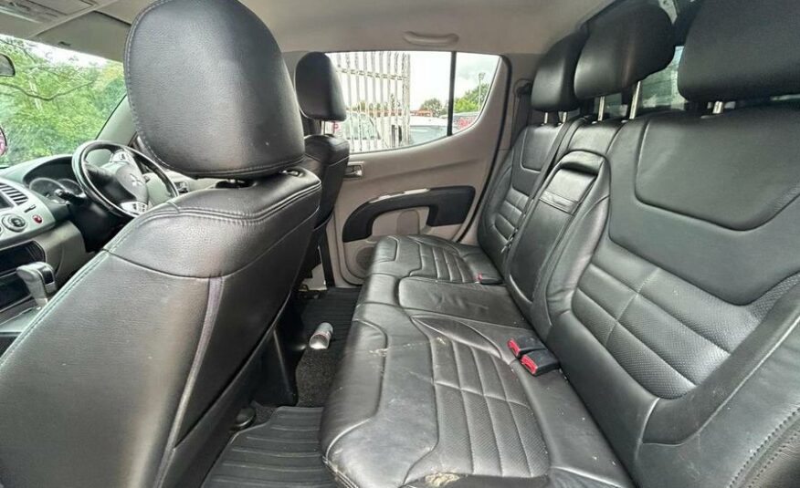 2012 Mitsubishi L200 L200 Barbarian LWB Double Cab DI-D 4×4 Auto – YX12VDF