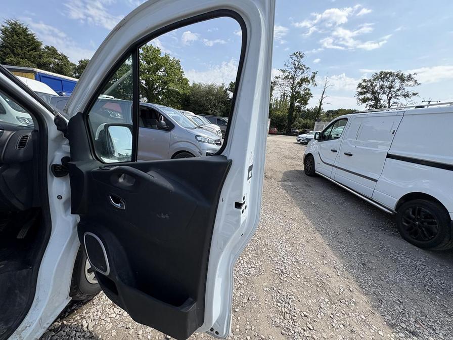 2015 Vauxhall Vivaro Vivaro 2900 Sportive CDTi – EO15LKL