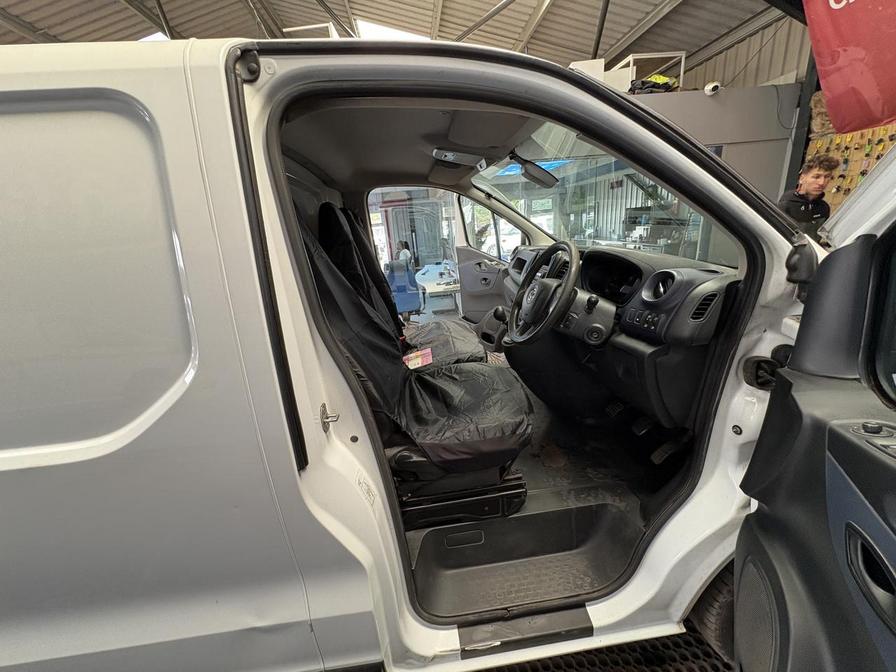 2015 Vauxhall Vivaro Vivaro 2700 CDTI – FD15GXT