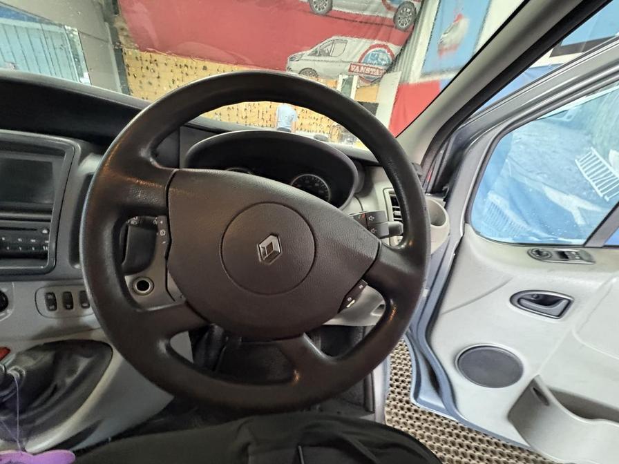 2014 Renault Trafic Trafic SL27 Sport DCI – GF14OUX