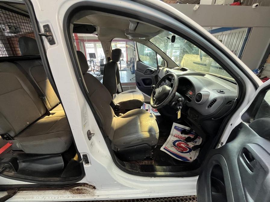 2016 Citroen Berlingo Berlingo 725 X HDI – YA16NBD