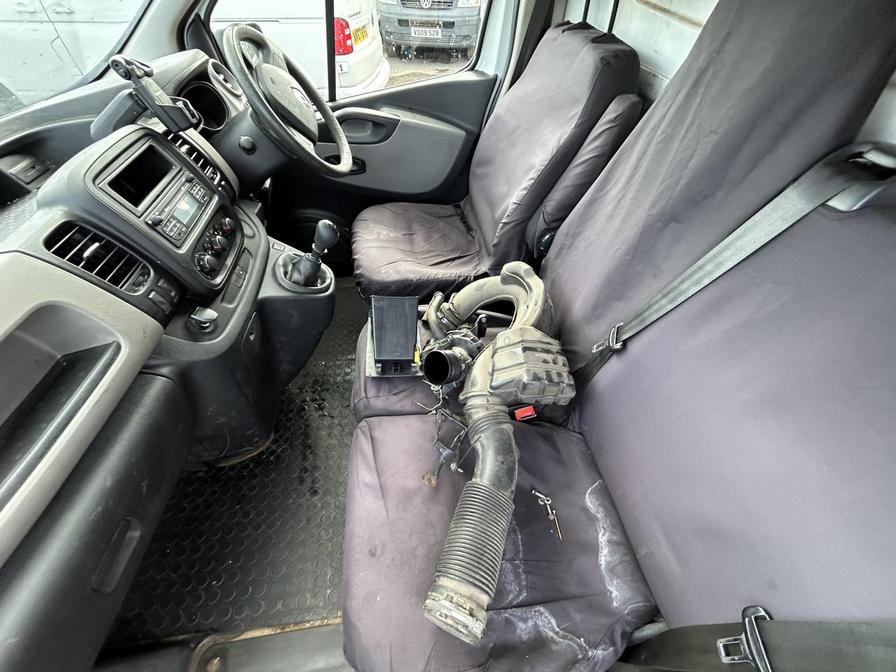 2015 Renault Trafic Trafic SL27 Business+ dCi – EA15BVT