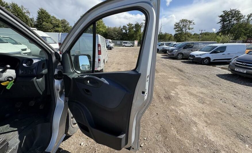 2016 Vauxhall Vivaro Combi Vivaro  Combi CDTi S/S – DY66UXW