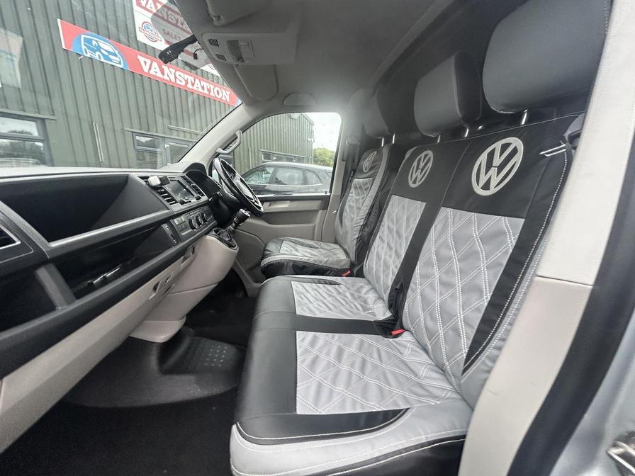2017 Volkswagen Transporter Transporter T30 Highline TDI BlueMotion Technology – LT67NPE
