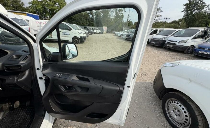 2021 Peugeot Partner Partner Professional L1 Blue HDi – NY21DLU