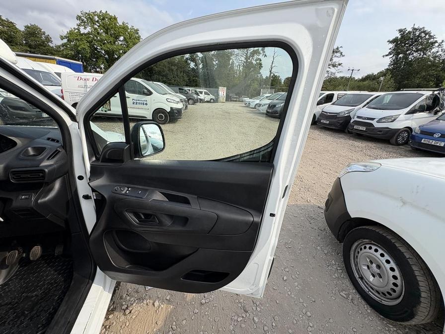 2021 Peugeot Partner Partner Professional L1 Blue HDi – NY21DLU