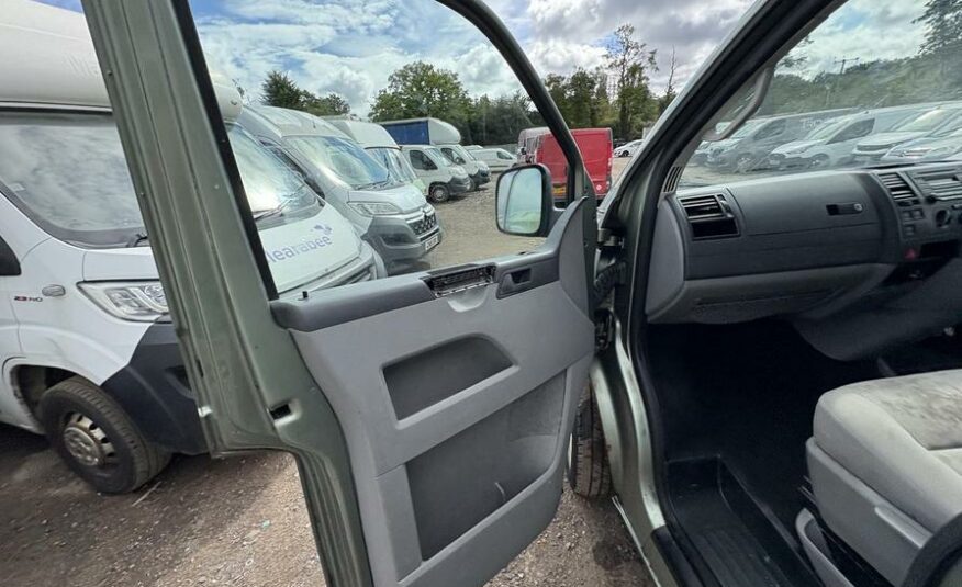 2009 Volkswagen Transporter Transporter Shuttle SE 174 LWB – WX09JHF