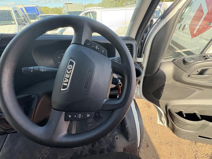2015 Iveco Daily Daily 35S13 MWB – GM15MFU