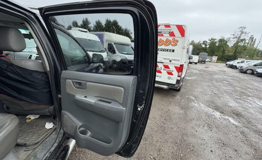 2013 Toyota Hilux HI-Luxury Invincible D-4D 4×4 Double Cab Auto – DV13SFZ