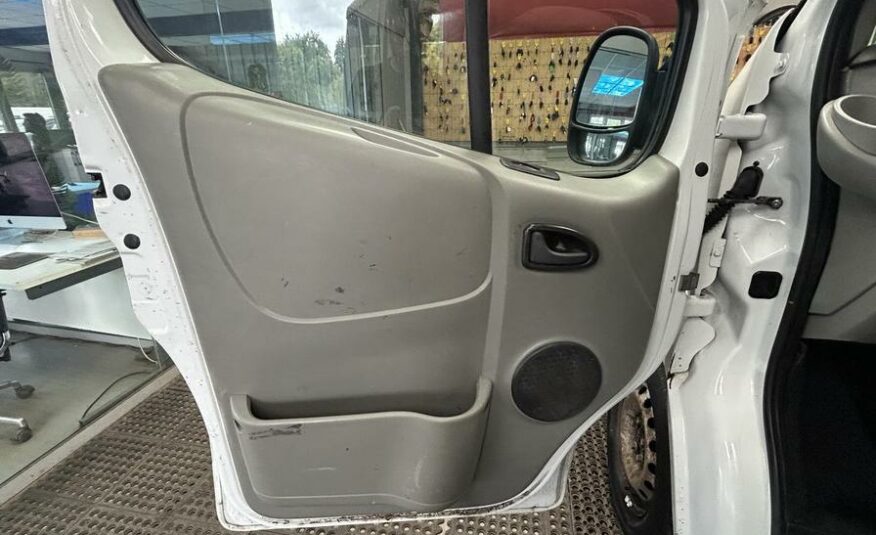 2012 Renault Trafic Trafic SL27 DCI – SG12AZR