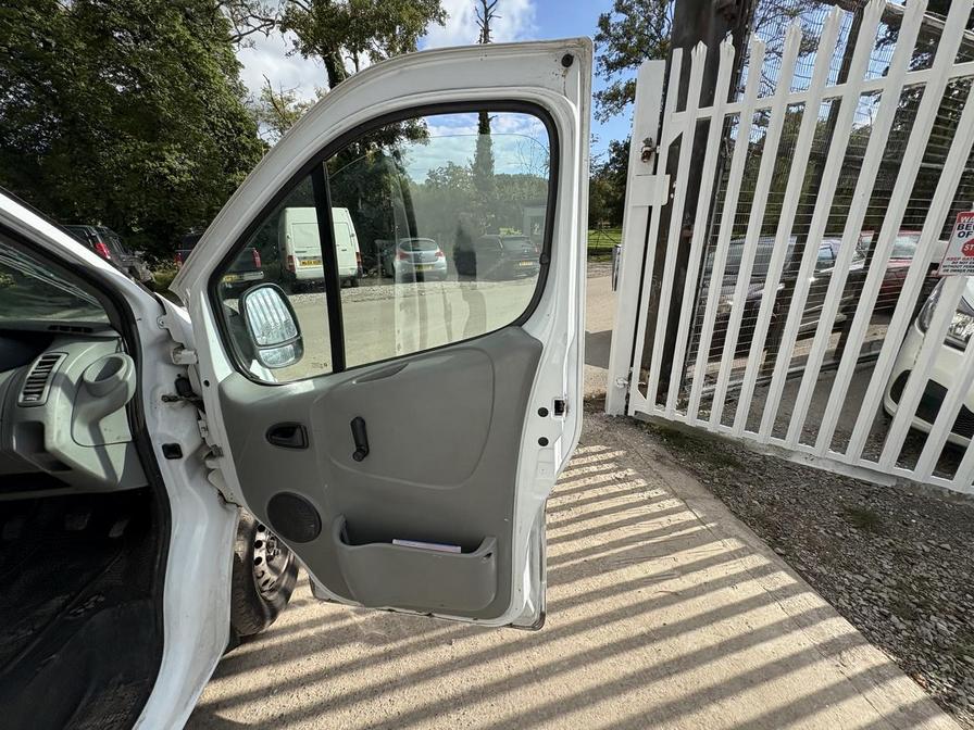 2011 Vauxhall Vivaro Vivaro 2700 CDTI SWB – YS60OHX