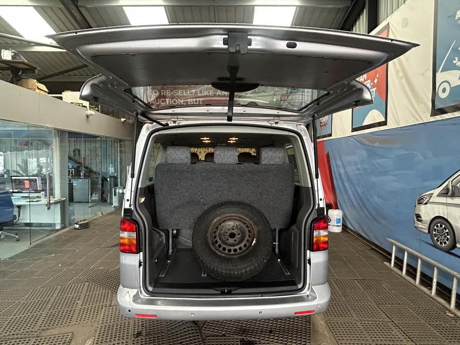 2009 Volkswagen Transporter Transporter Shuttle SE130 SWB – KX59CVL
