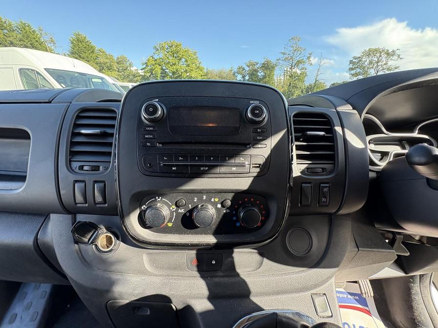 2018 Vauxhall Vivaro Vivaro 2700 Sportive CDTI – KY18EVX