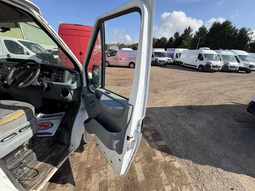 2009 Ford Transit Transit 100 T350 MWB RWD – BX09FUU