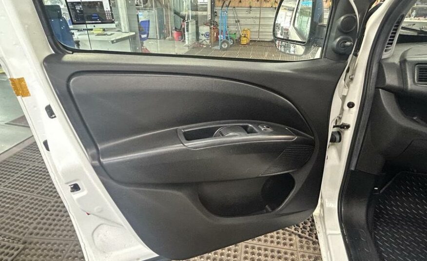 2017 Vauxhall Combo Combo 2000 CDTi – YP67PVO