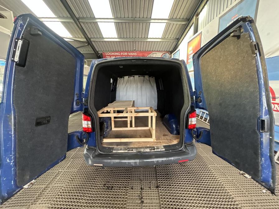 2007 Volkswagen Transporter Transporter T30 102 TDI LWB – RJ07YDT