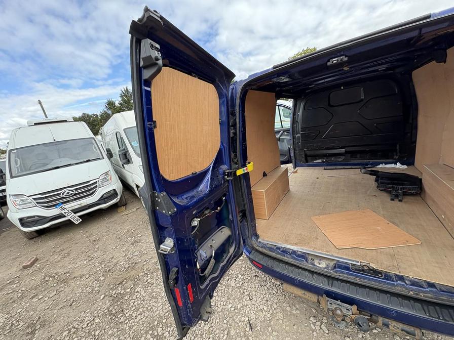 2016 Ford Transit Custom Transit Custom 270 Limited E-Tech – LM16FNT