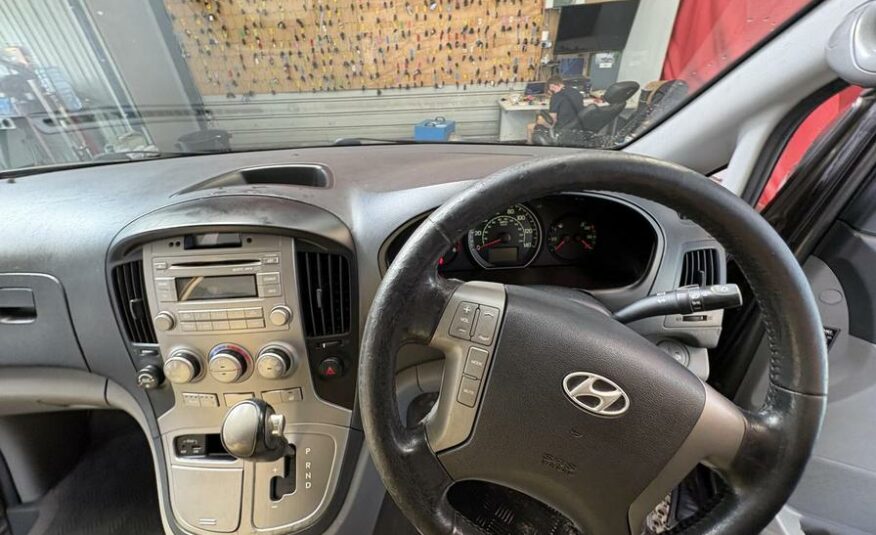 2012 Hyundai i800 i800 Style CRDi Auto – EJ12LVE