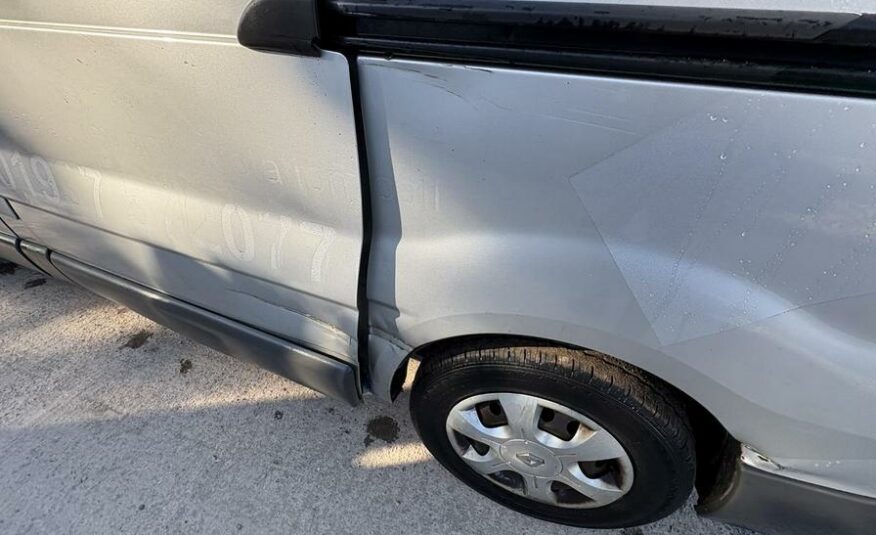2013 Renault Trafic Trafic SL29 DCI – HN13EZD