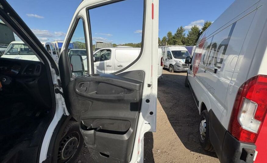 2015 Iveco Daily Daily 35S13 MWB – GM15MFU