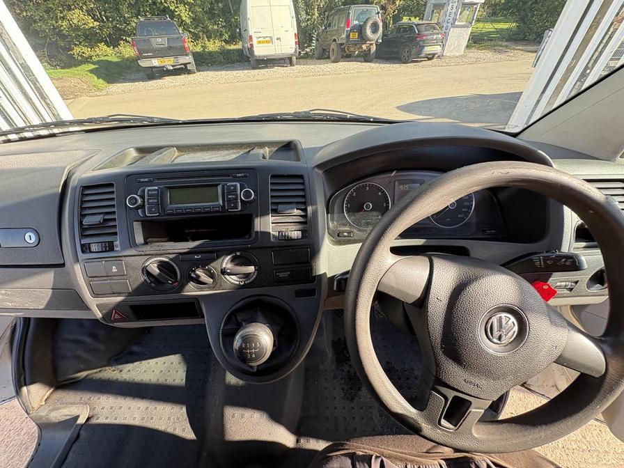 2011 Volkswagen Transporter Transporter T28 102 TDI SWB – AU61PBZ