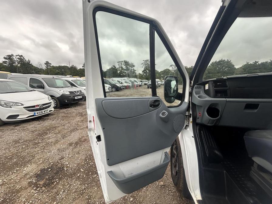 2013 Ford Transit Transit 125 T330 AWD – YE62XKW