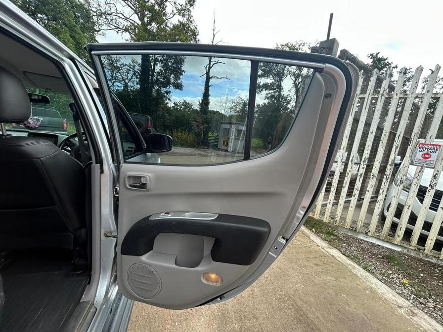 2012 Mitsubishi L200 L200 Barbarian LWB Double Cab DI-D 4×4 Auto – YX12VDF