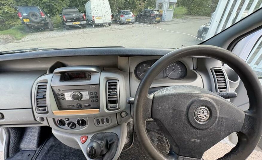 2010 Vauxhall Vivaro Vivaro  2900 CDTI LWB – FP59KKM