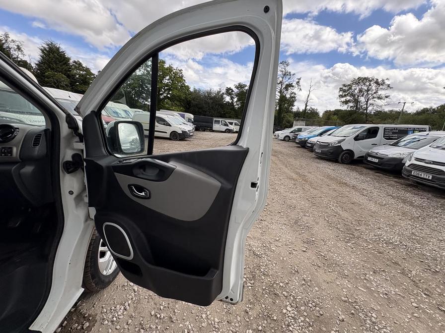 2017 Renault Trafic Trafic LL29 Sport Nav Energy dCi – FE67GYT