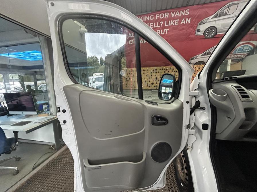 2012 Renault Trafic Trafic SL27 DCI – SG12AZR