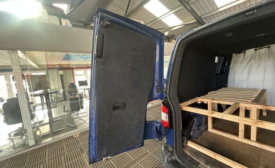 2007 Volkswagen Transporter Transporter T30 102 TDI LWB – RJ07YDT